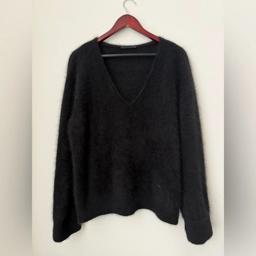 MO&Co. Wool Deep V-Neck Loose Sweater Black Minimalist Size M
